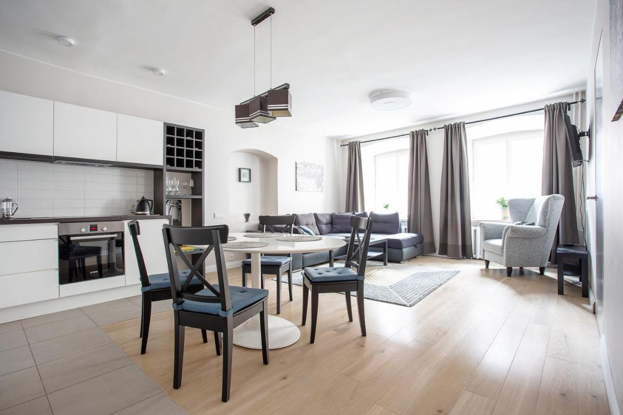 Baron'S Town Hall Apartments Вильнюс Экстерьер фото